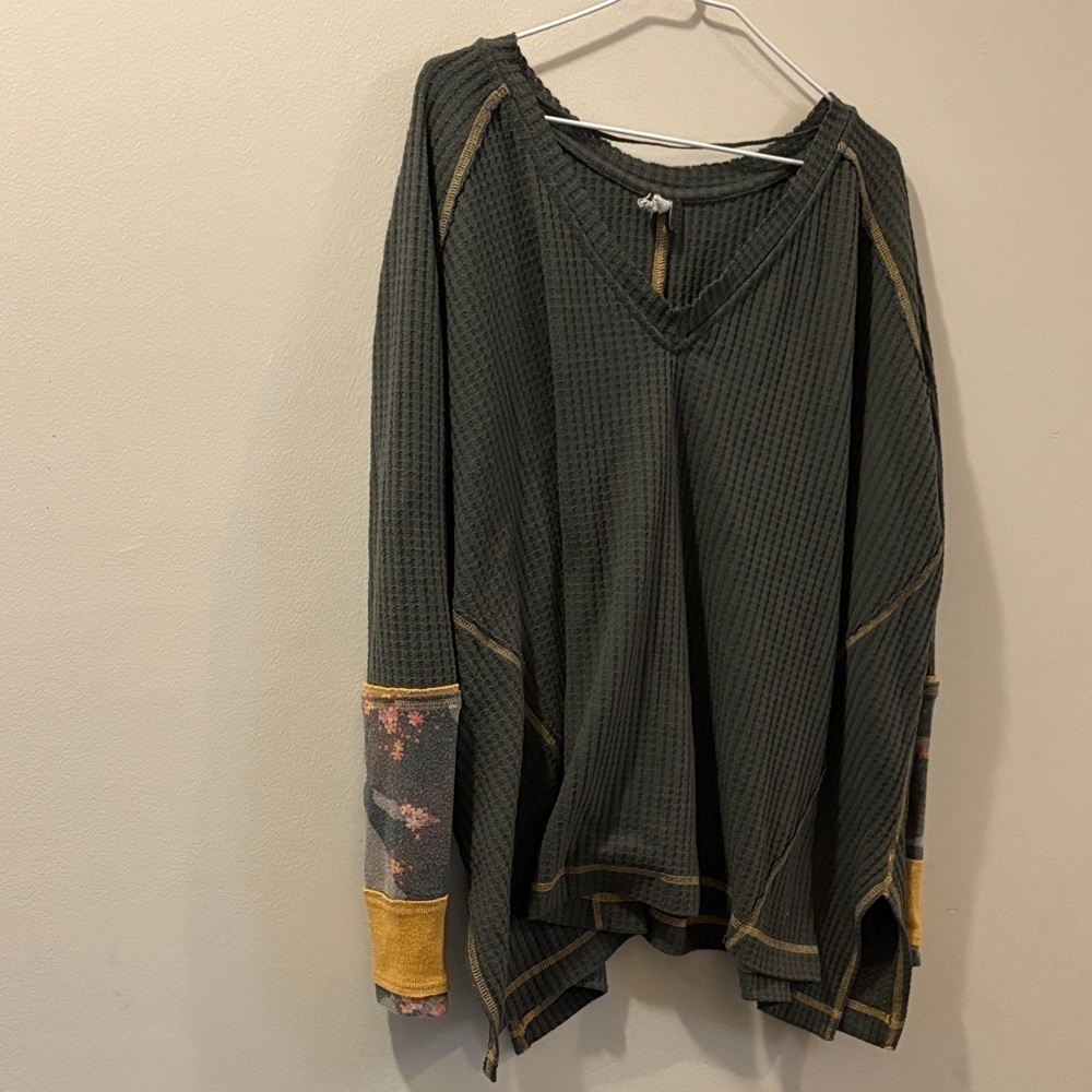 We the free - Dark Green Waffle Knit Top with Floral Accents - oversized - XS
